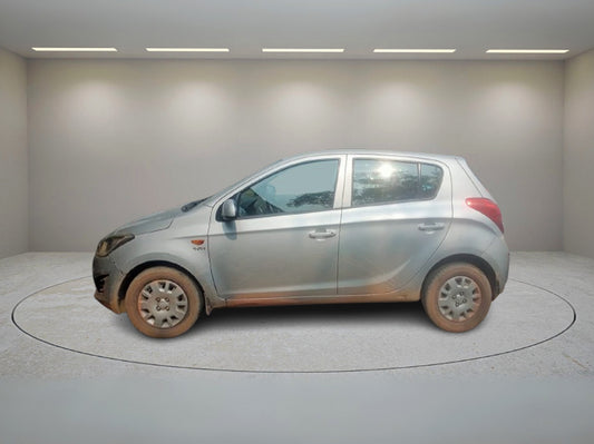 HYUNDAI I20 MAGNA 2012