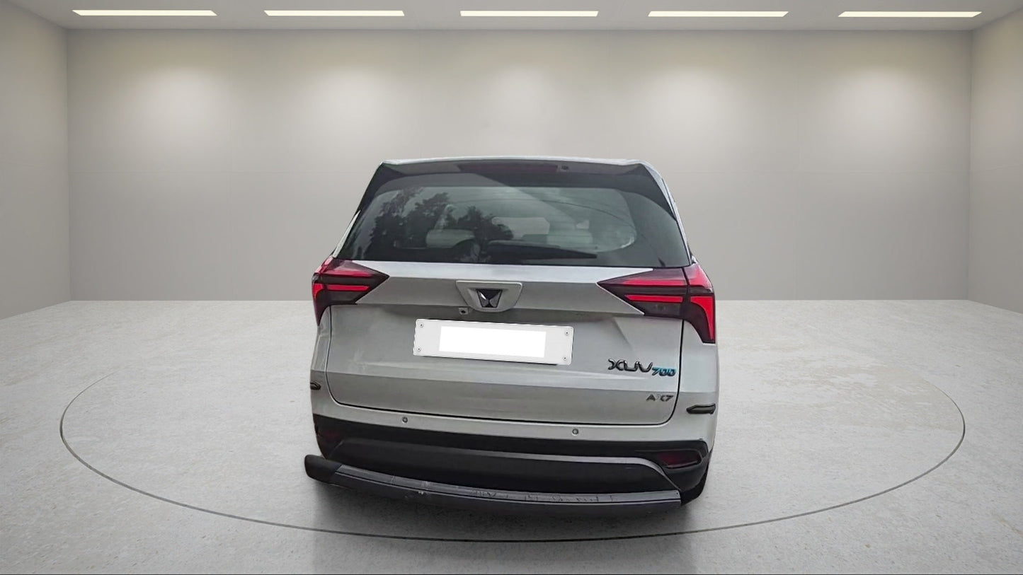 Mahindra XUV 700