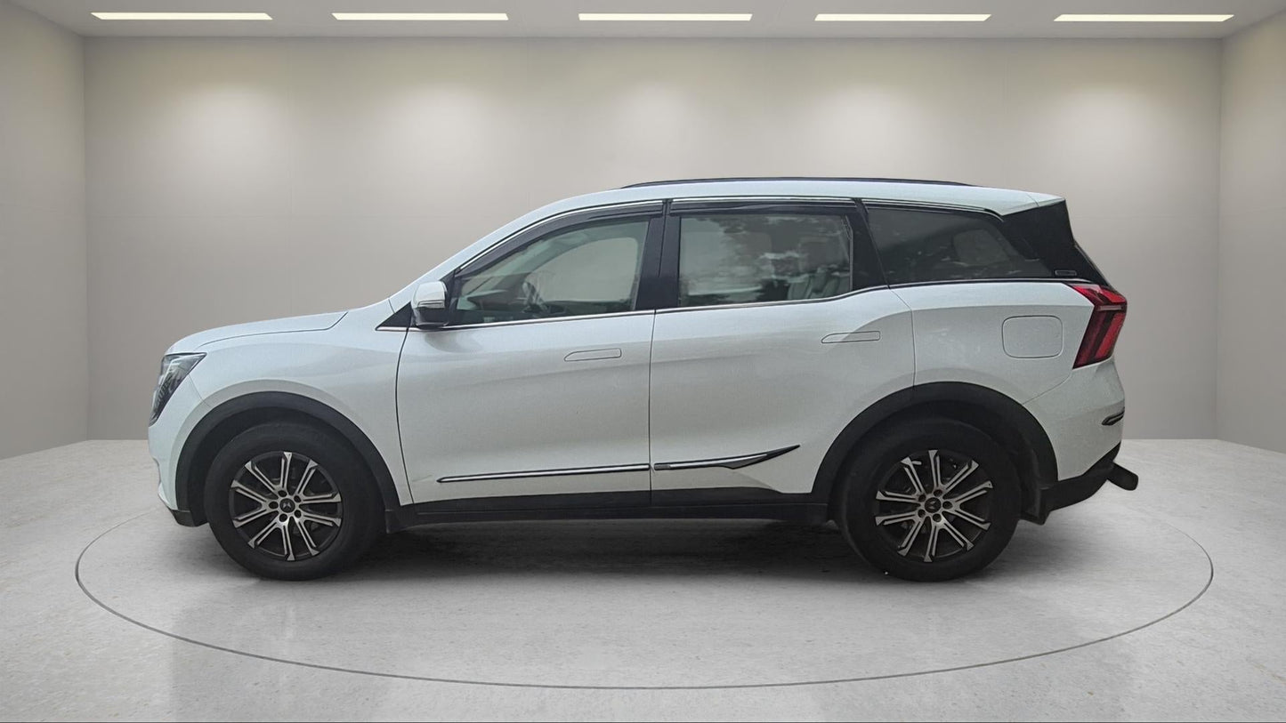 Mahindra XUV 700