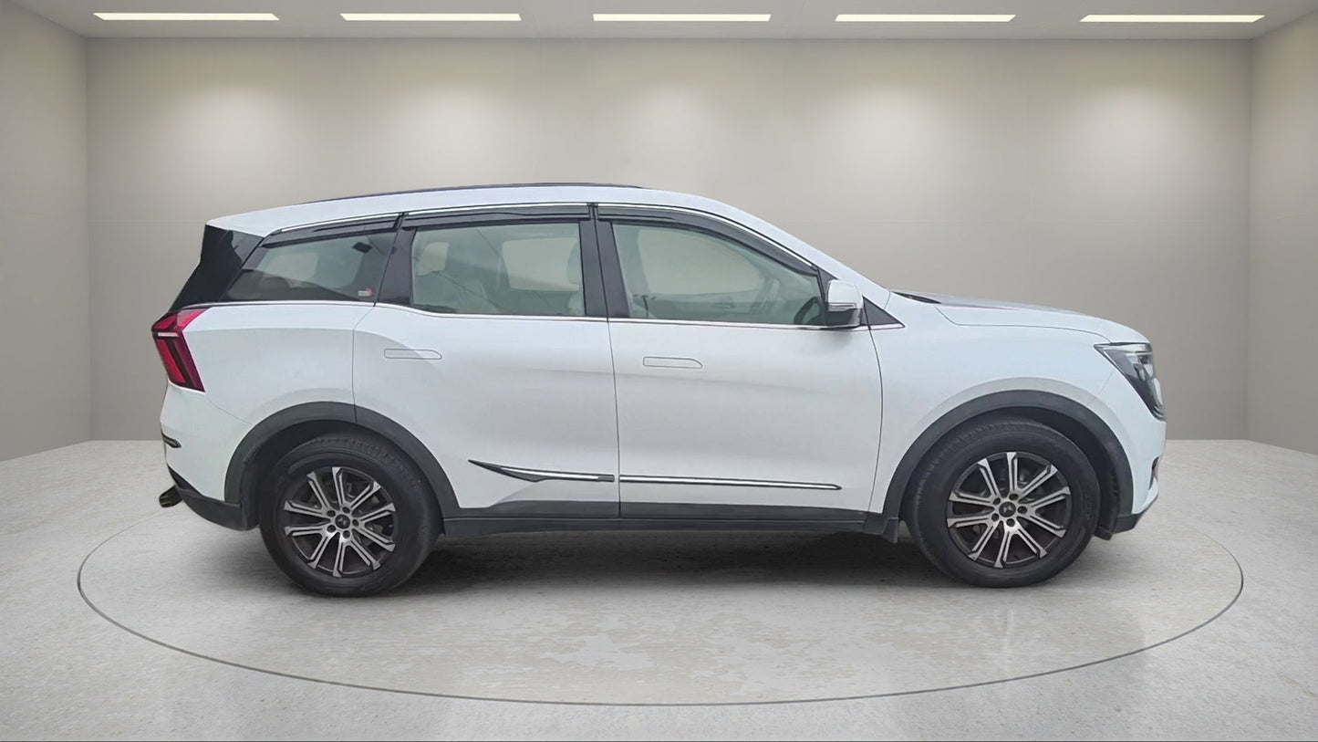 Mahindra XUV 700
