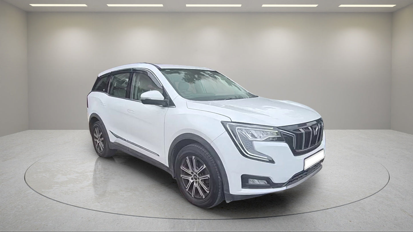 Mahindra XUV 700