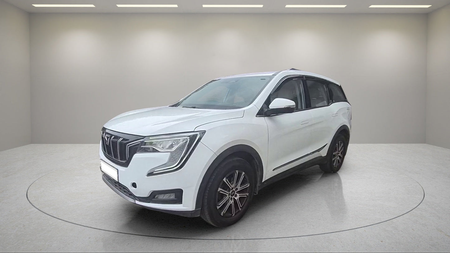 Mahindra XUV 700