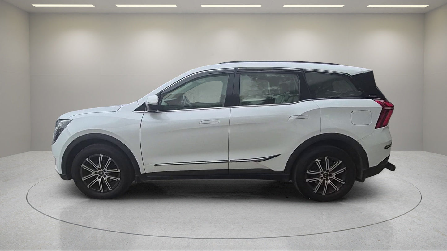 Mahindra XUV 700
