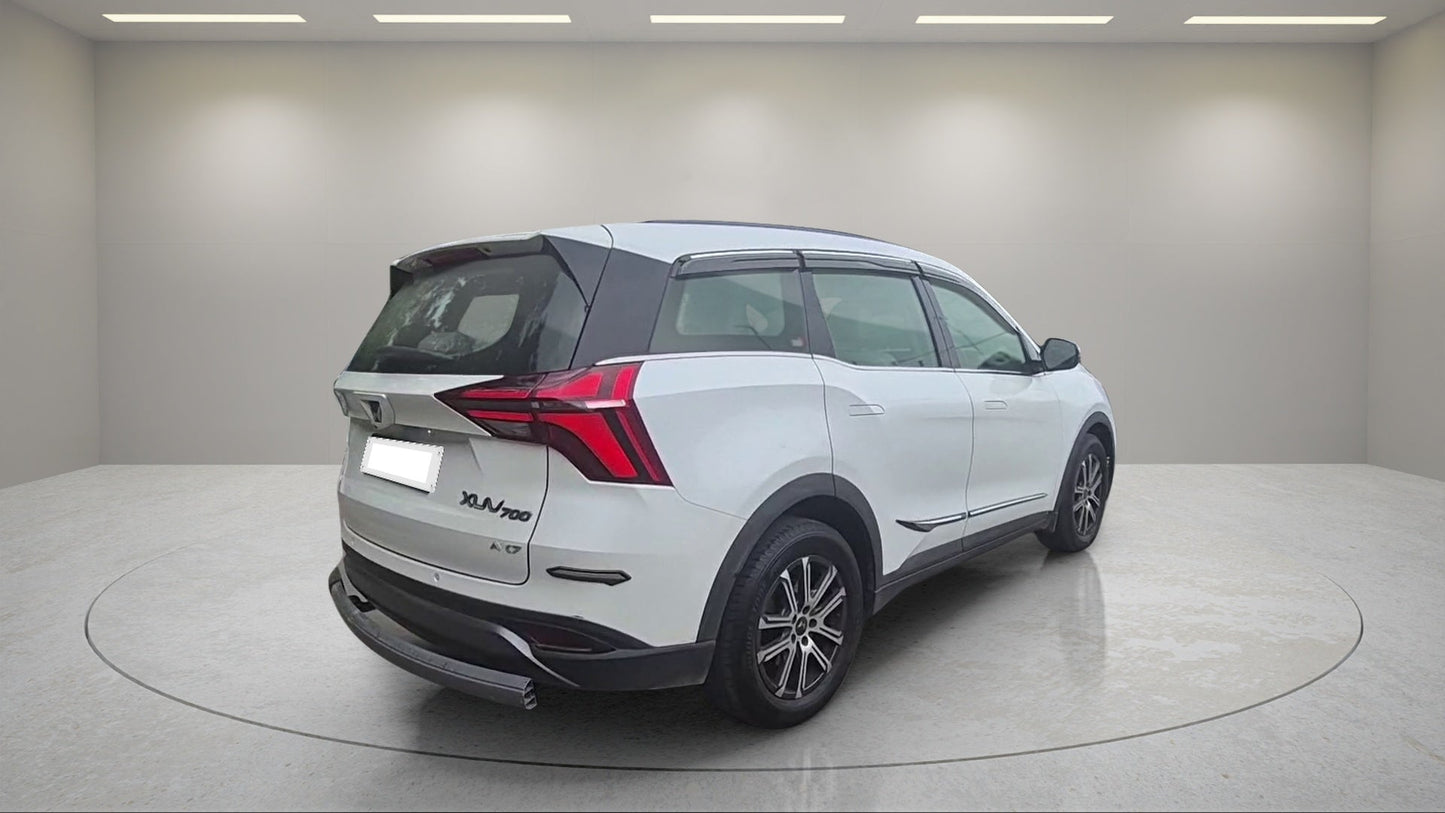 Mahindra XUV 700