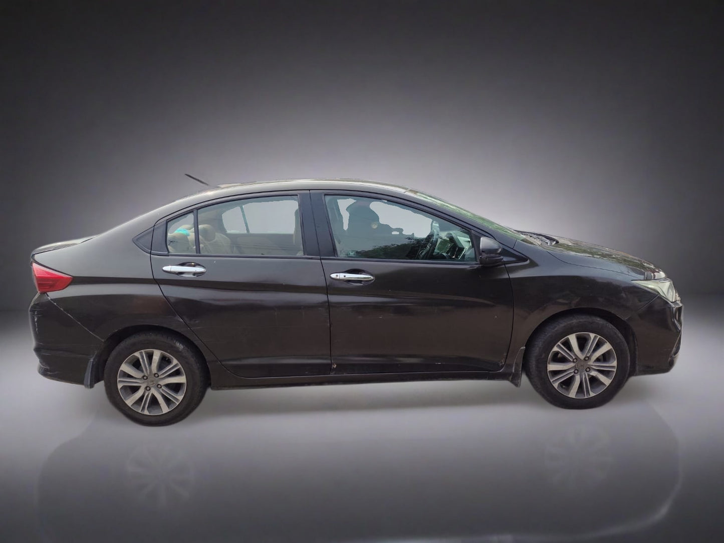 Used Honda City V 2018 — Delhi