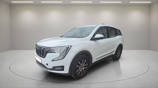 Mahindra XUV 700